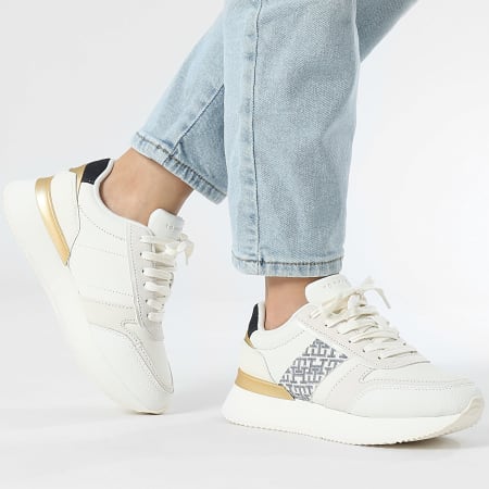 Tommy Hilfiger - Baskets Femme Lux Monogram Runner 8387 Ecru