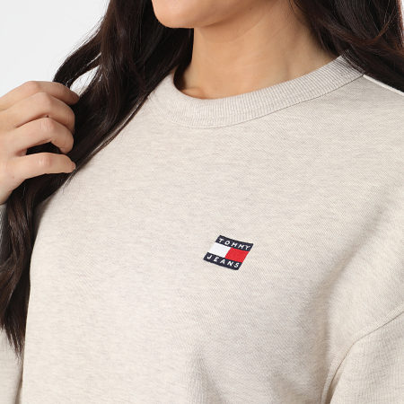 Tommy Jeans - Sweat Crewneck Femme Boxy Badge 9408 Beige Chiné