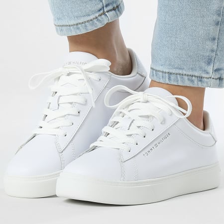 Tommy Hilfiger - Baskets Femme Essential Court Sneaker 8320 White