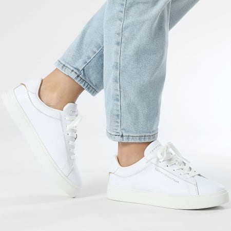 Tommy Hilfiger - Baskets Femme Essential Court Sneaker 8320 White
