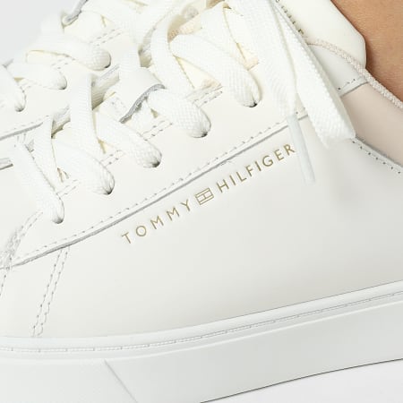 Tommy Hilfiger - Baskets Femme Essential Court Sneaker 8320 Sugarcane