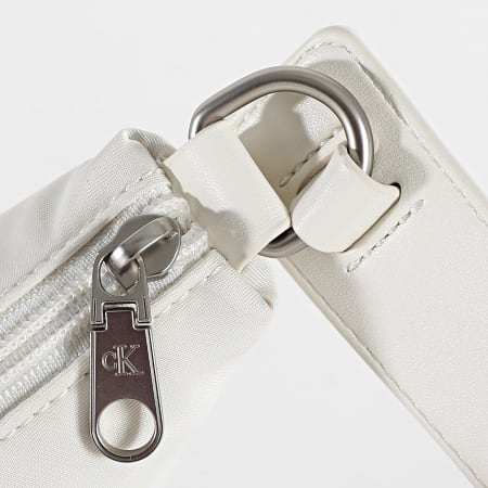 Calvin Klein - Sac A Main Femme Sleek Nylon Shoulderbag 3124 Beige