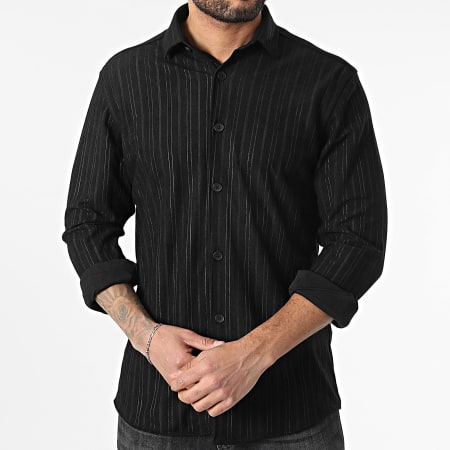 Camisa negra a rayas de manga larga