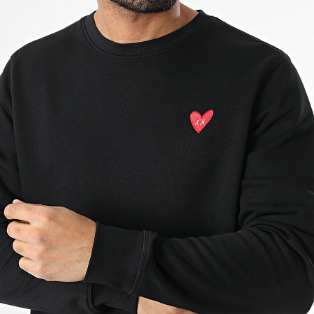 Luxury Lovers - Sudadera Cuello Red Heart Embroidery Negro