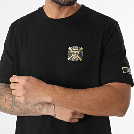 One Piece - Tee Shirt Oversize Large Badge Logo Noir Doré