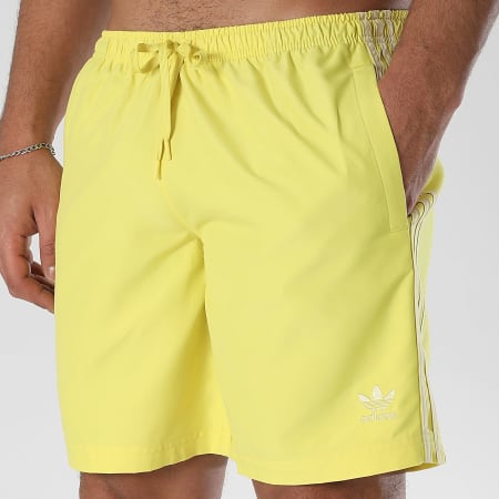 Adidas Originals Adic JD0962 Pantaloncini da bagno a fascia gialli Ryses