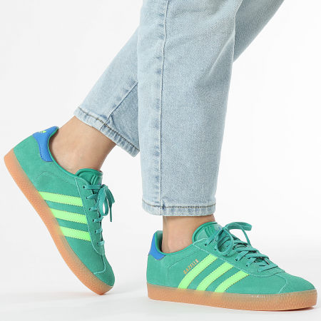 Adidas Originals - Baskets Femme Gazelle J JP7127 Seco Green Solar Green Blue Bird