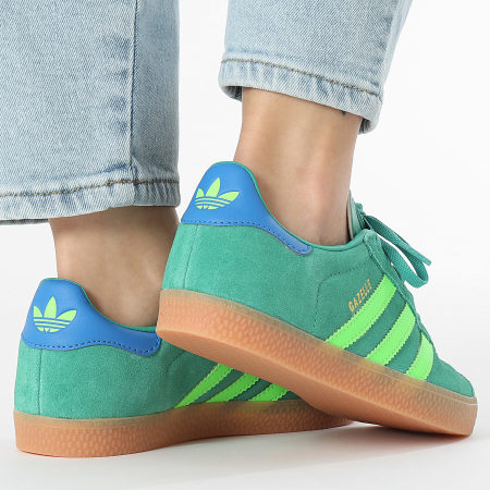 Adidas Originals - Baskets Femme Gazelle J JP7127 Seco Green Solar Green Blue Bird