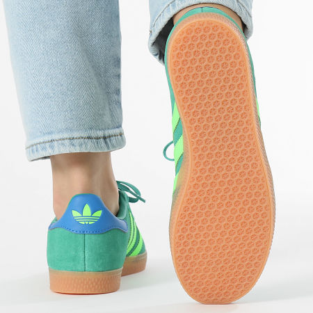 Adidas Originals - Baskets Femme Gazelle J JP7127 Seco Green Solar Green Blue Bird