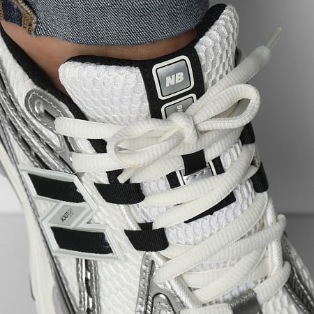 New Balance - Baskets 1906 M1906RER Silver Metallic Black