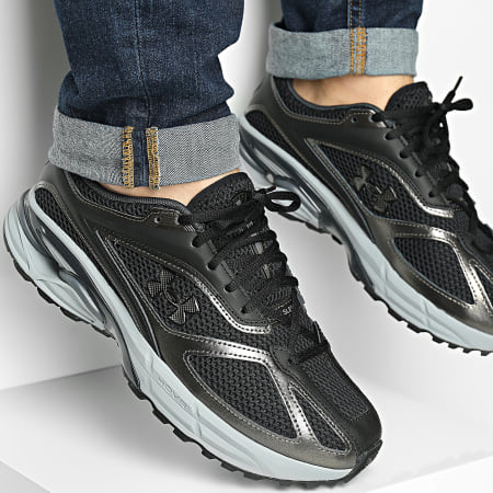 Under Armour - Baskets UA HOVR Apparition 3027595 Noir Blanc