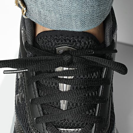 Under Armour - Baskets UA HOVR Apparition 3027595 Noir Blanc