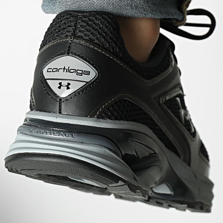 Under Armour - Baskets UA HOVR Apparition 3027595 Noir Blanc