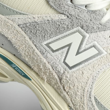 New Balance - Baskets 2002R M2002REK Linen Concrete Slate Grey