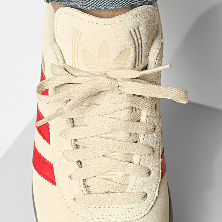 Adidas Originals - Baskets Gazelle JH5393 Sand Strata Better Scarlet Footwear White