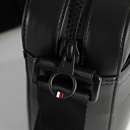 Tommy Hilfiger - Sacoche Foundation Mini Reporter 3196 Noir
