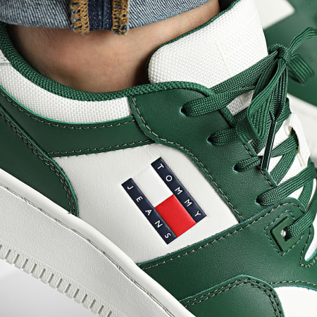 Tommy Jeans - Baskets Retro Basket Essential 1395 Terrain