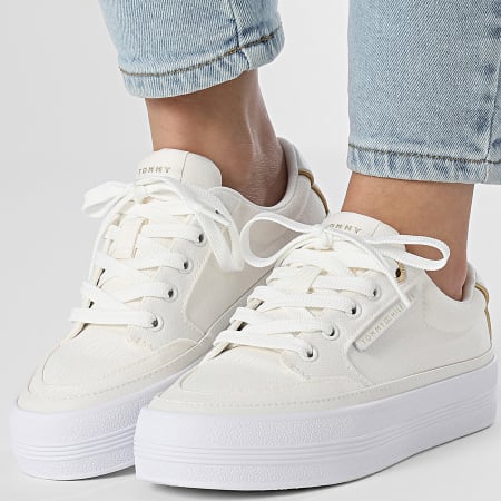 Tommy Hilfiger - Baskets Femme Essential Vulcan Textile 8323 Ecru