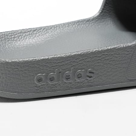 Adidas Sportswear - Claquettes Femme Adilette Aqua JP5184 Gris Anthracite