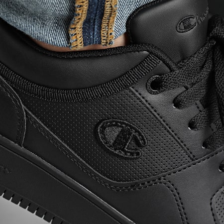 Champion - Baskets RD18 Low S21905 Triple Black