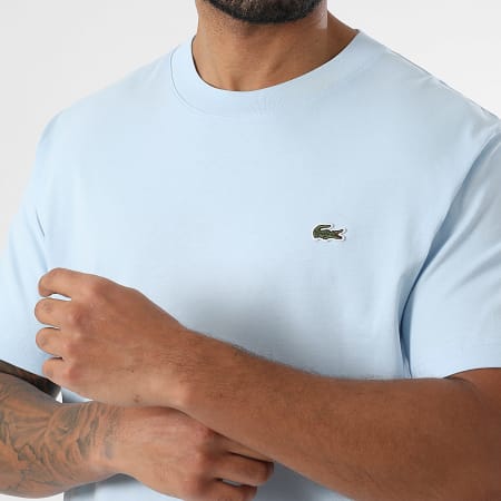 Lacoste - Tee Shirt Logo Brodé Crocodile Classic Fit Bleu Clair