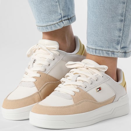 Tommy Hilfiger - Baskets Femme Essential Sneaker 8456 Ancient White Clayed Pebble