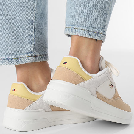 Tommy Hilfiger - Baskets Femme Essential Sneaker 8456 Ancient White Clayed Pebble