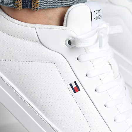 Tommy Hilfiger - Baskets Icon Court Pinperf Leather 5483 White