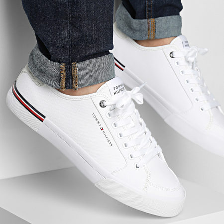 Tommy Hilfiger - Baskets Core Corporate Vulc Canvas 5398 White