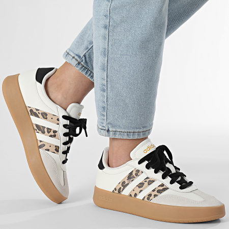 Adidas Sportswear - Baskets Femme Barreda JQ2296 Off White Core Black