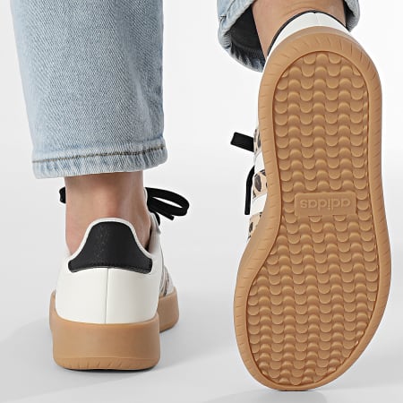 Adidas Sportswear - Baskets Femme Barreda JQ2296 Off White Core Black