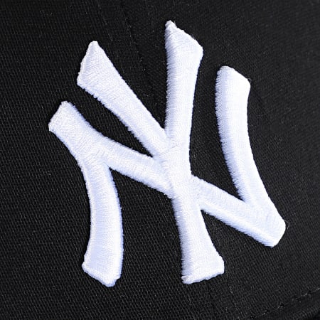 New Era - Gorra ajustada 39Thirty League Essential NY 10145638 Negro