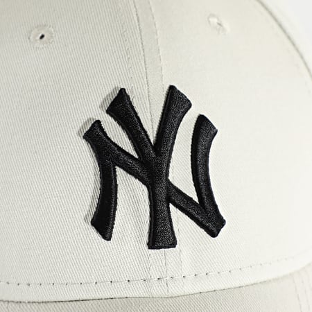 New Era - Casquette League Essential 9Forty NY 12380590 Beige