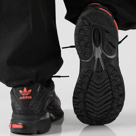 Adidas Originals - Baskets Adistar Cushion JH5278 Core Black Solar Red