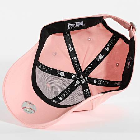 New Era - Casquette Femme League Essential 9Forty NY 60675519 Rose