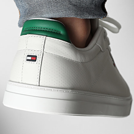 Tommy Hilfiger - Baskets Icon Court Pinperf Leather 5483 Ecru