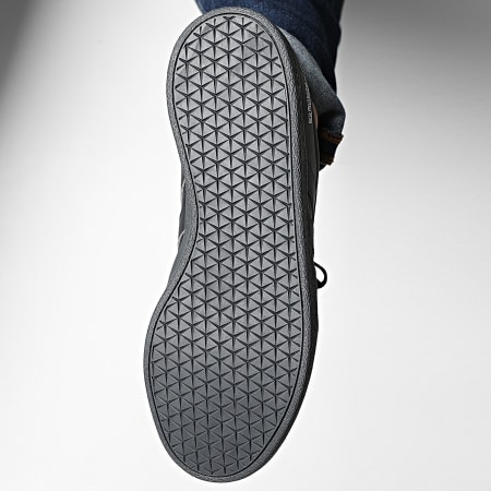 Adidas Sportswear - Baskets VL Court AMG Mercedes JR1067 Core Black Carbon Footwear White