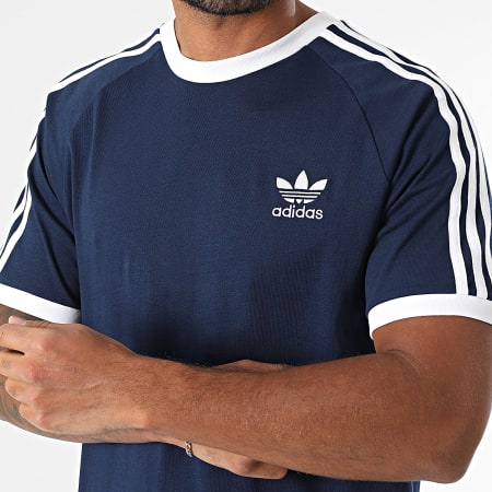 Adidas Originals - Ensemble Tee Shirt Et Short Jogging A Bandes 3 Stripes IA4850 IM9424 Bleu Marine Blanc
