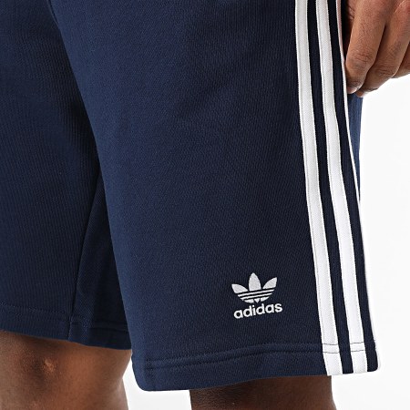Adidas Originals - Ensemble Tee Shirt Et Short Jogging A Bandes 3 Stripes IA4850 IM9424 Bleu Marine Blanc