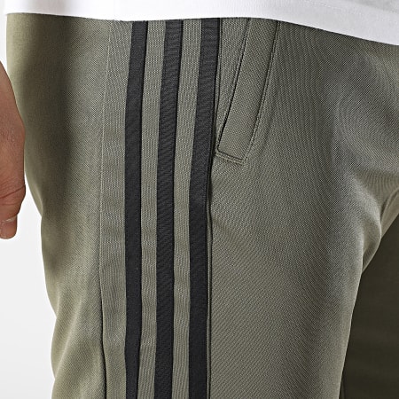 Adidas Sportswear - Pantalon Jogging Essential Base IB8170 Vert Kaki