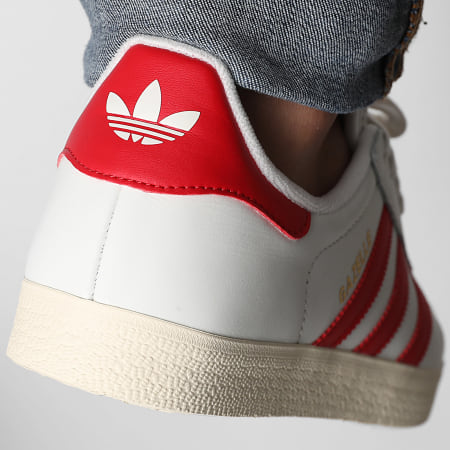 Adidas Originals - Baskets Gazelle JH5399 Core White Better Scarlet Crew White