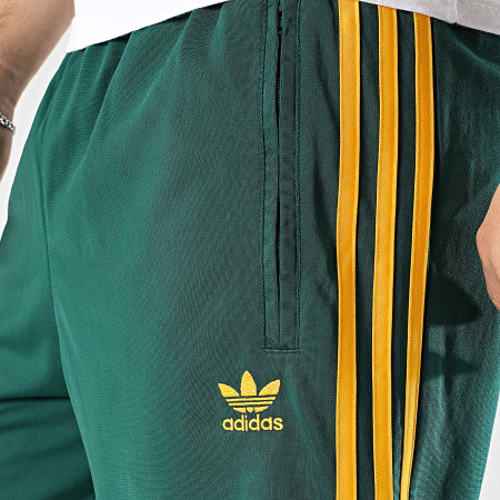 Adidas Originals - Short Jogging A Bandes Firebird JP1022 Vert Foncé