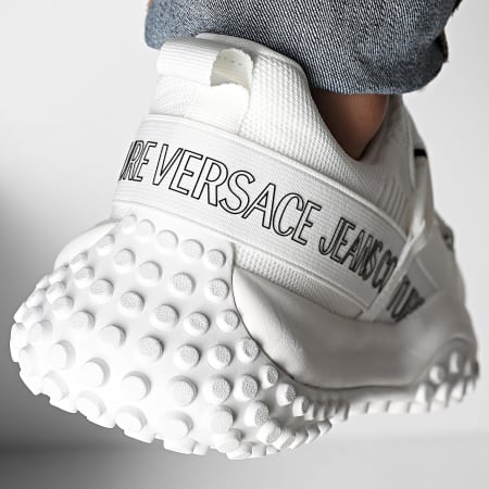 Versace Jeans Couture チャンキーソールスニーカー　シルバー Amazon.com | VERSACE JEANS COUTURE Womens Signature Mid Top