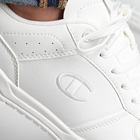 Champion - Cly 400 S22402 Driedubbel witte sneakers