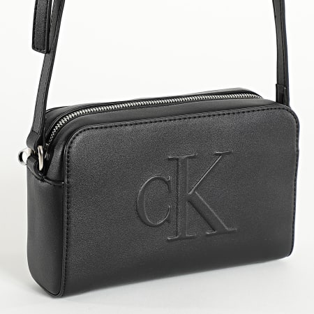 Calvin Klein - Sac A Main Femme Sculpted EW Camera Bag 20 3036 Noir