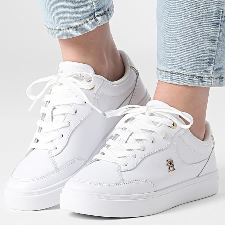 Tommy Hilfiger - Baskets Femme Essential Chic Court Sneaker 8322 White