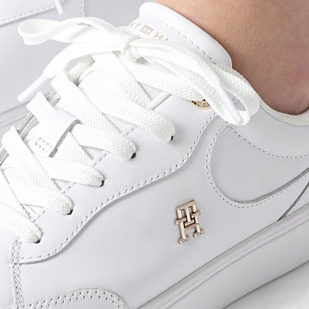 Tommy Hilfiger - Baskets Femme Essential Chic Court Sneaker 8322 White