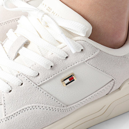 Tommy Hilfiger - Baskets Femme Essential Sneaker 8456 Ecru