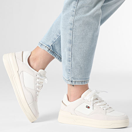 Tommy Hilfiger - Baskets Femme Essential Sneaker 8456 Ecru