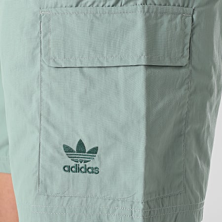 Adidas Originals - Short Cargo Esencial JP4786 Verde